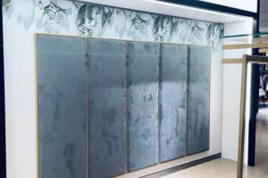 Luxe behang met een decoratief patroon